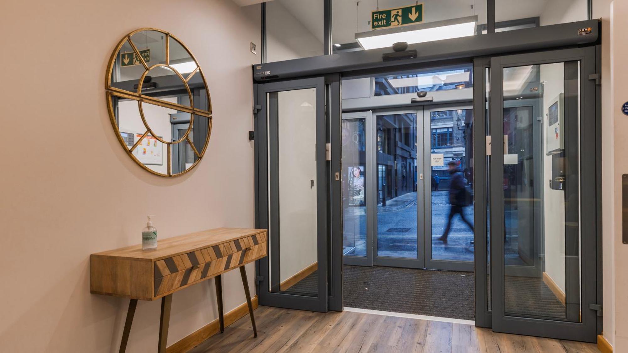 Farringdon Serviced Apartments By Lovelystay London Exterior photo